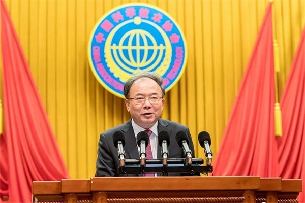 省委常委、市委書記李小敏在開幕式上講話